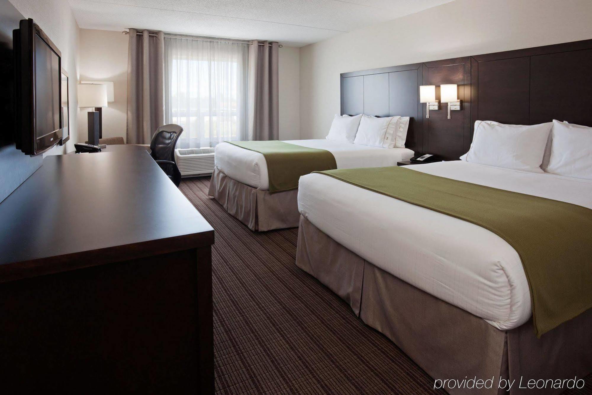 Holiday Inn Express & Suites New Liskeard Экстерьер фото