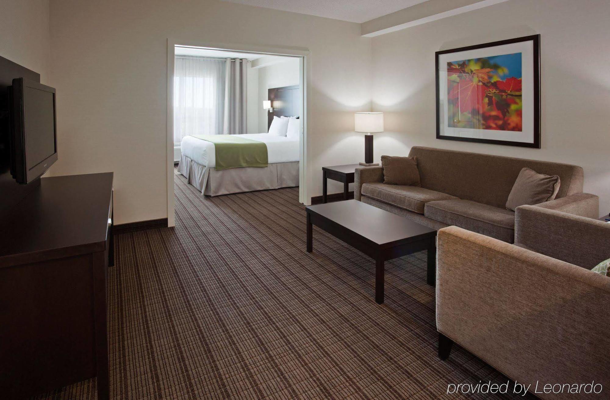 Holiday Inn Express & Suites New Liskeard Номер фото