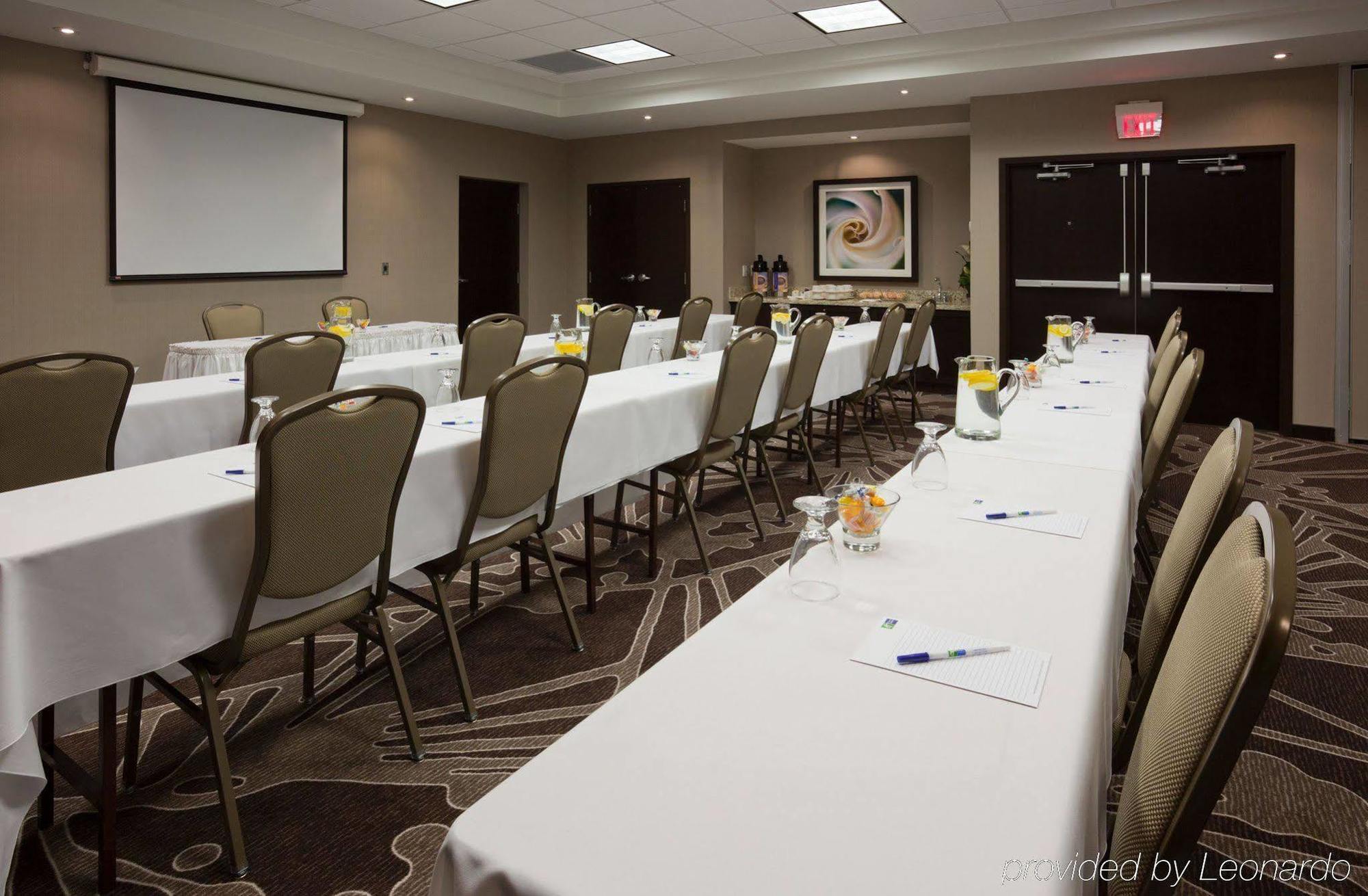 Holiday Inn Express & Suites New Liskeard Удобства фото
