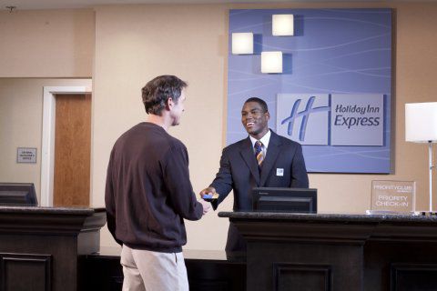 Holiday Inn Express & Suites New Liskeard Интерьер фото
